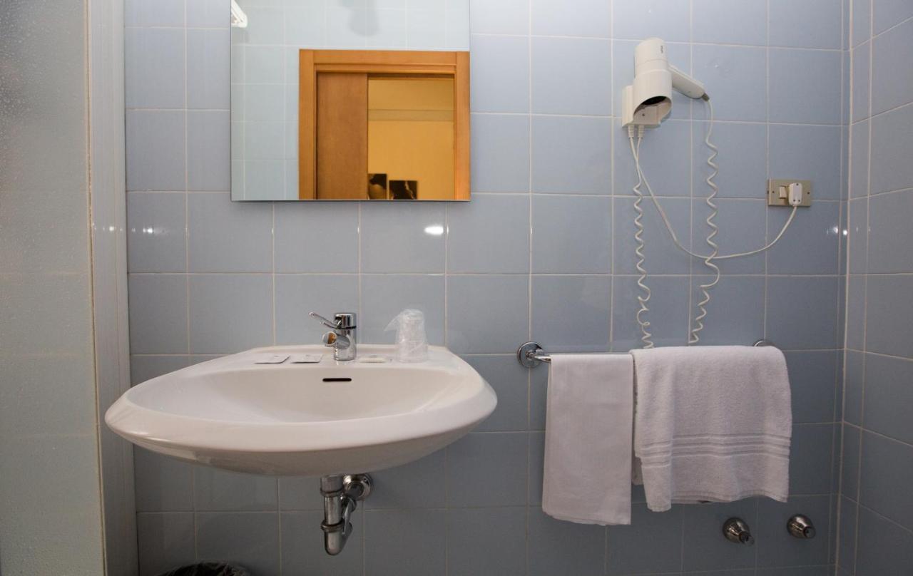 בולוניה Hotel Arcoveggio מראה חיצוני תמונה