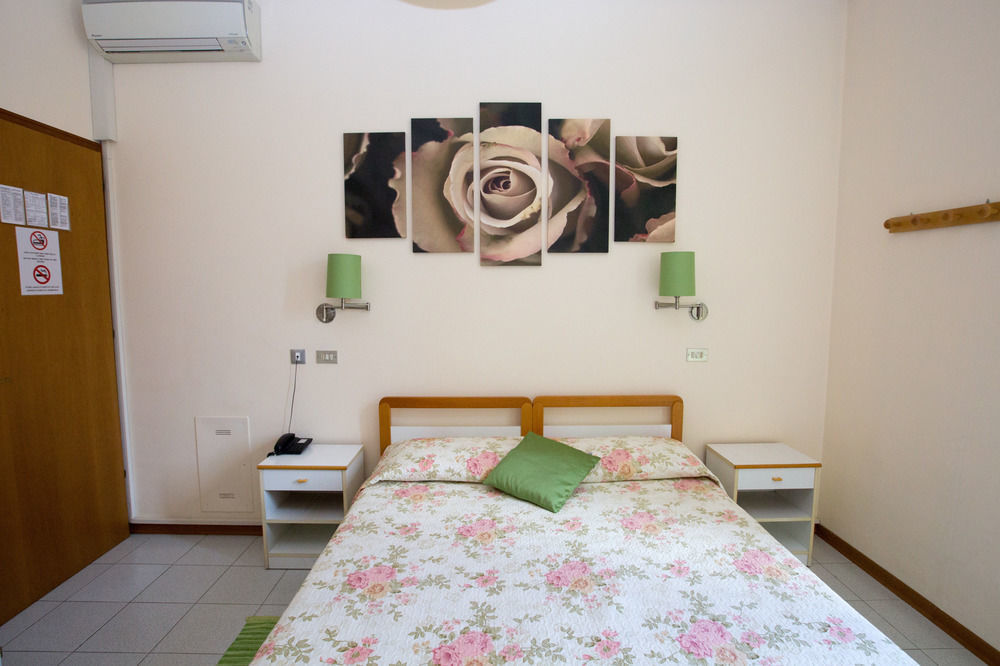 בולוניה Hotel Arcoveggio מראה חיצוני תמונה