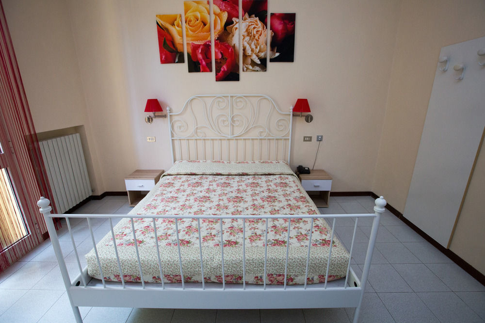 בולוניה Hotel Arcoveggio מראה חיצוני תמונה