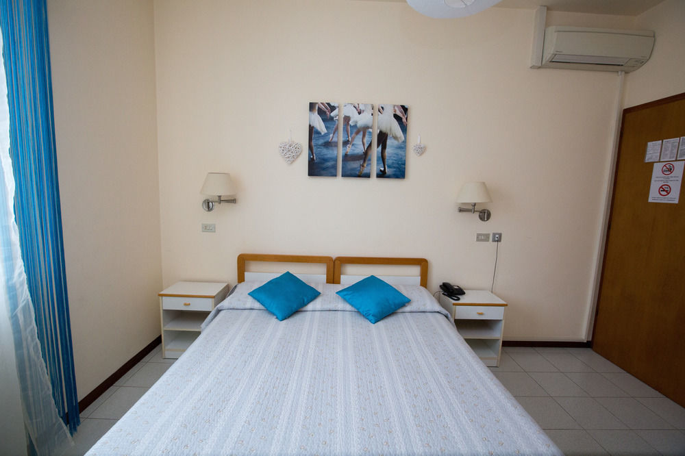 בולוניה Hotel Arcoveggio מראה חיצוני תמונה